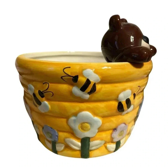 Adorable little bear planter, candy dish, key dish etc. - Picture 3 of 9